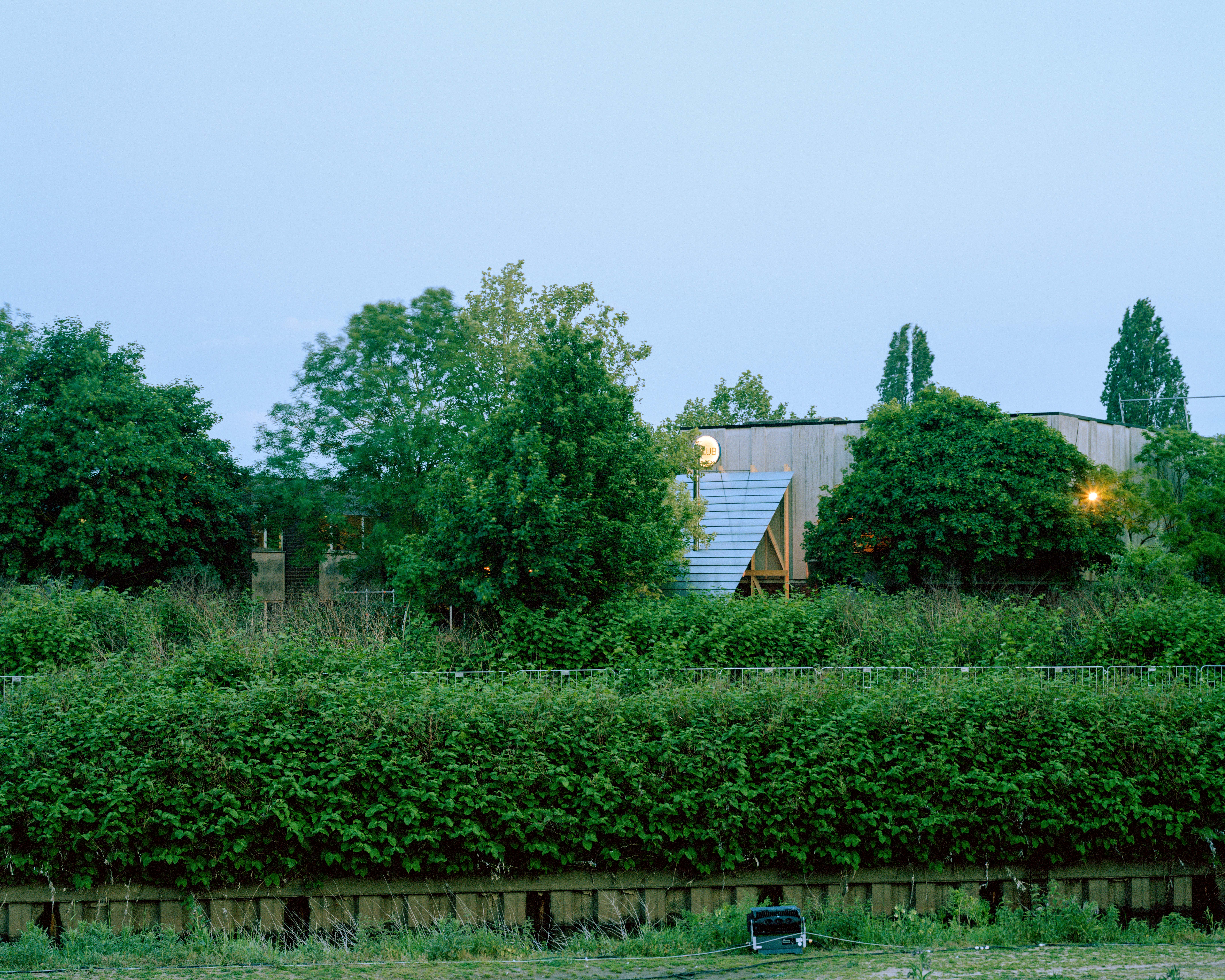 Burden of Dreams — vue lointaine depuis le canal